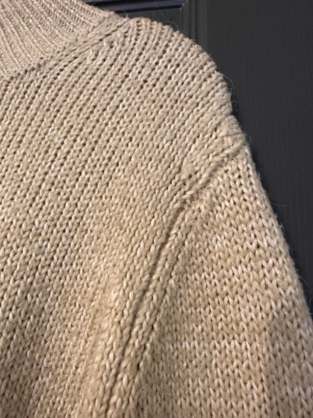 Tan Gap Crew Neck Knit Sweater - Medium - Picture 4 of 4